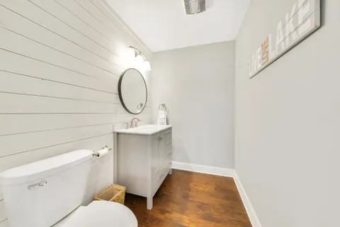 $995,000 | 812 Van Slyke Drive, Fontana, WI 53125