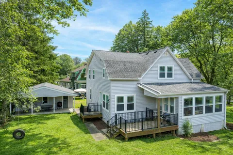 $995,000 | 812 Van Slyke Drive, Fontana, WI 53125