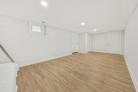 $995,000 | 812 Van Slyke Drive, Fontana, WI 53125