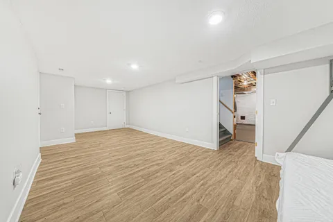 $995,000 | 812 Van Slyke Drive, Fontana, WI 53125