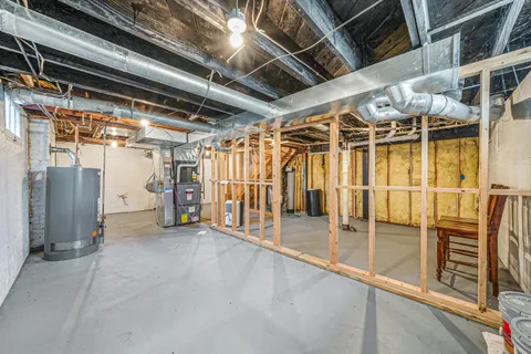 $995,000 | 812 Van Slyke Drive, Fontana, WI 53125