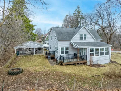 $995,000 | 812 Van Slyke Drive, Fontana, WI 53125