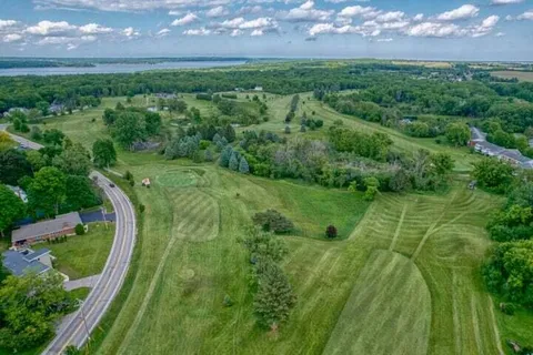 $995,000 | 812 Van Slyke Drive, Fontana, WI 53125