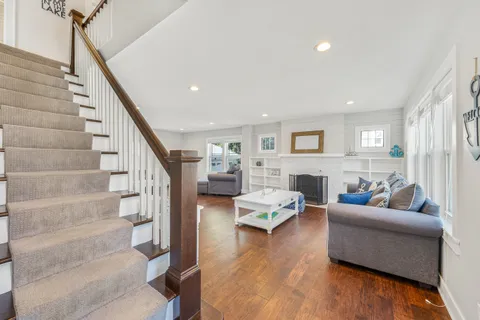 $995,000 | 812 Van Slyke Drive, Fontana, WI 53125