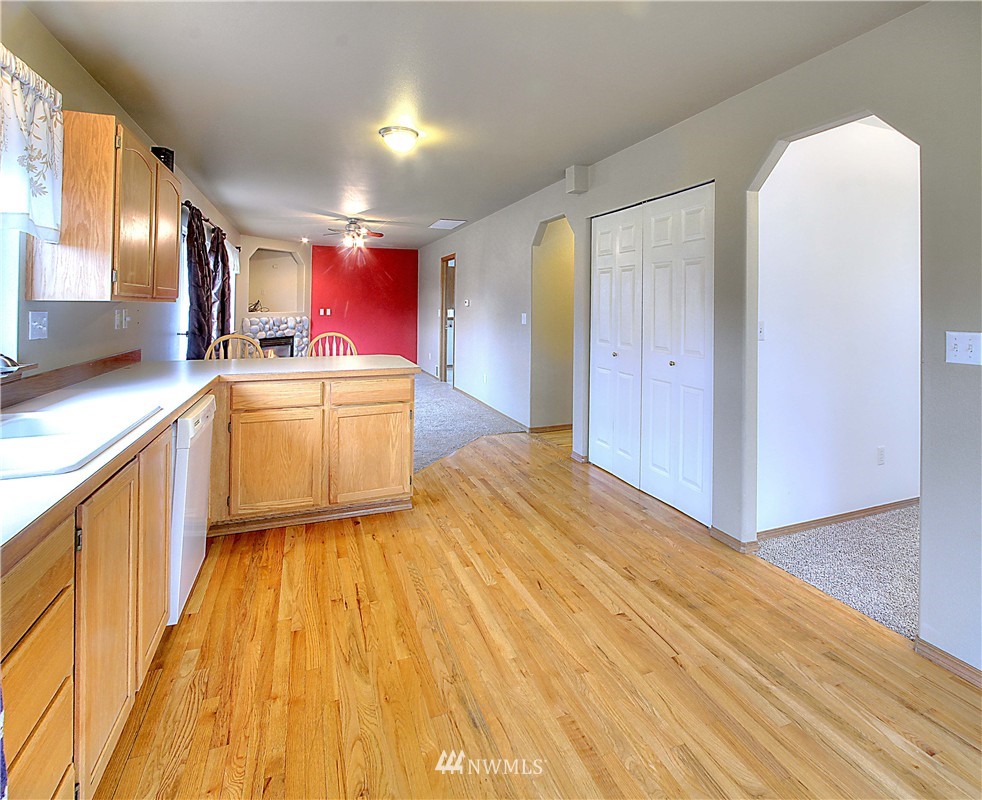 447 Hackmann Street Buckley, WA 98321 - Photo 5 of 21 Gallery Image 5