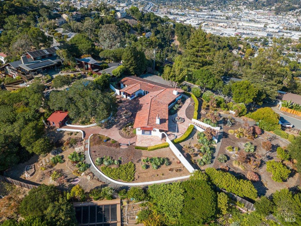 205 Bret Harte Road San Rafael, CA 94901 - Photo 4 of 37 Gallery Image 4