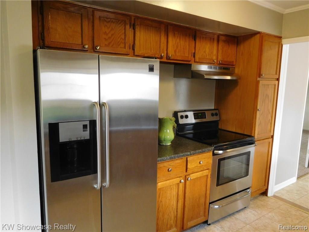 4249 East Hill Road Grand Blanc, MI 48439 - Photo 16 of 35 Kitchen 2