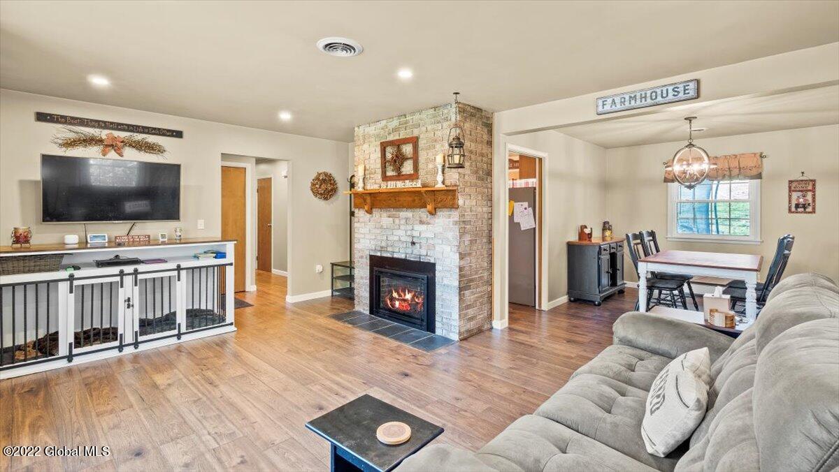 39 Garfield Road Poestenkill, NY 12140 - Photo 5 of 29 08-P1066060