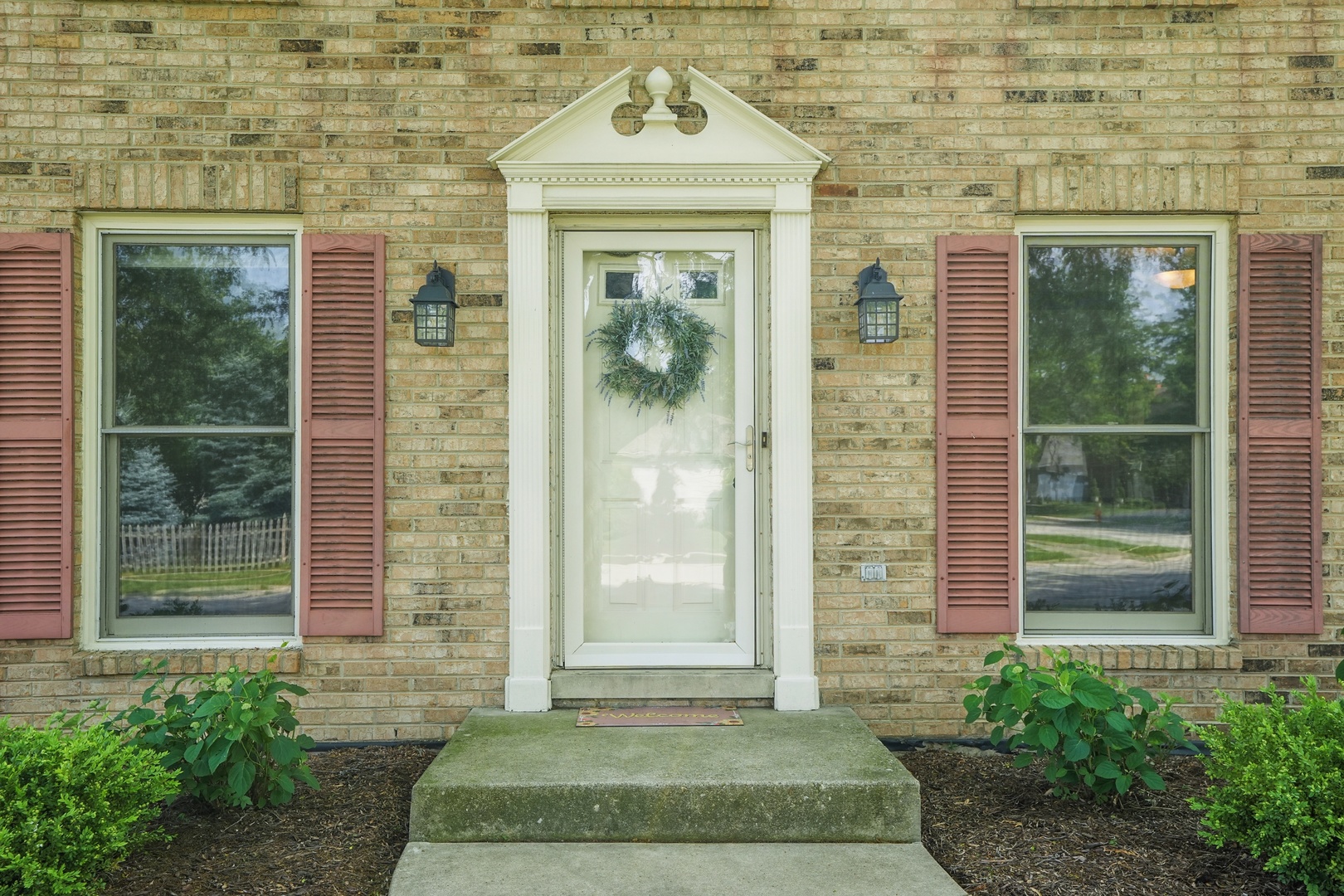 1844 Slippery Rock Road Naperville, IL 60565 - Photo 38 of 39 a front view of a house with a garden