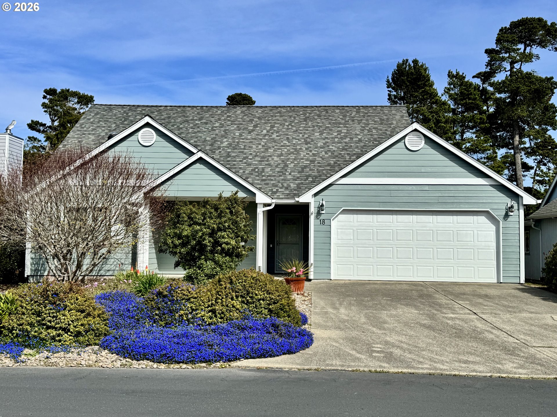18 Mariners Lane Florence, OR 97439 - Photo 2 of 36