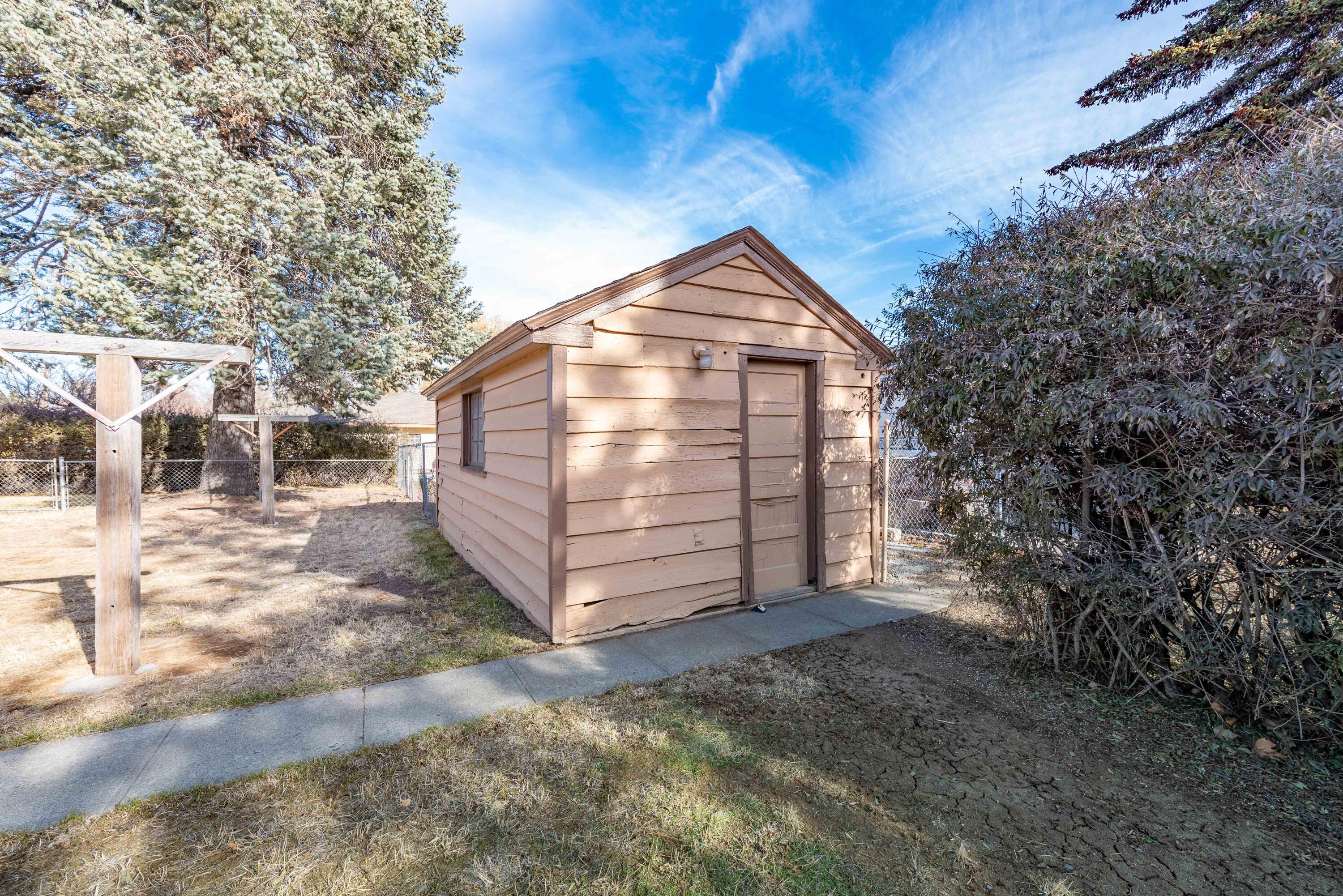 2000 Northeast 8th Street Bend, OR 97701 - Photo 17 of 24 Shed