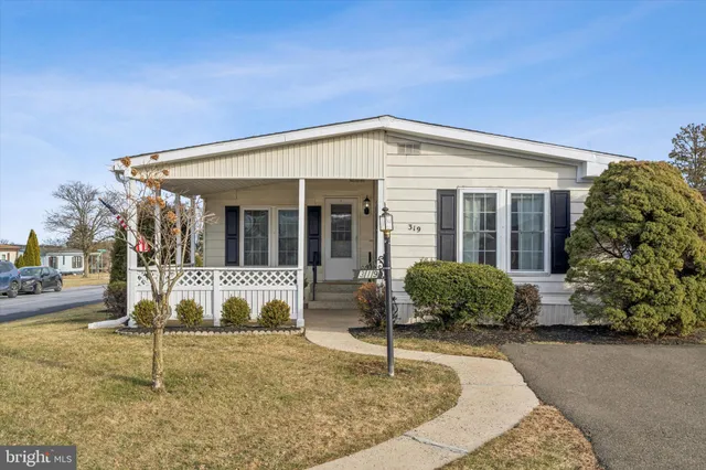 $215,000 | 319 Winding Brook Run, North Wales, PA 19454