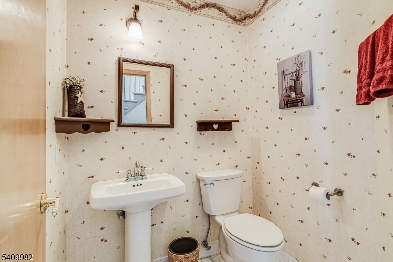 63 Meadow Pond Road Hamburg, NJ 07419 - Photo 14 of 28