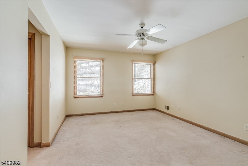 63 Meadow Pond Road Hamburg, NJ 07419 - Photo 19 of 28