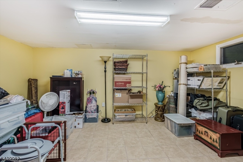 63 Meadow Pond Road Hamburg, NJ 07419 - Photo 23 of 28