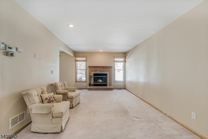 63 Meadow Pond Road Hamburg, NJ 07419 - Photo 6 of 28