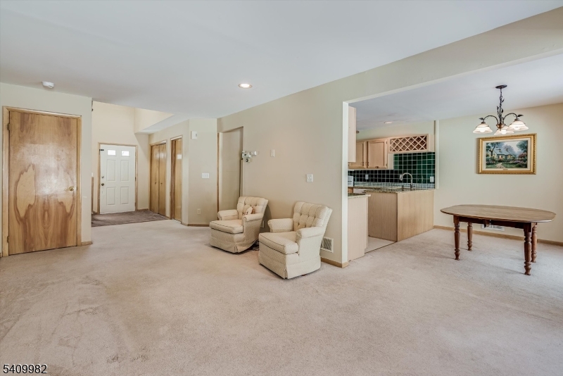 63 Meadow Pond Road Hamburg, NJ 07419 - Photo 7 of 28