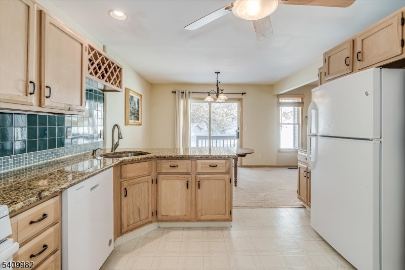 63 Meadow Pond Road Hamburg, NJ 07419 - Photo 9 of 28