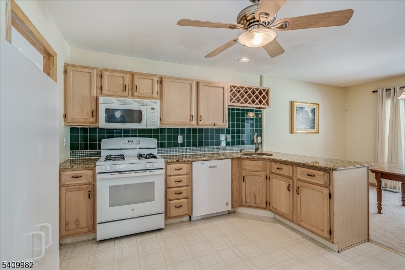 63 Meadow Pond Road Hamburg, NJ 07419 - Photo 10 of 28