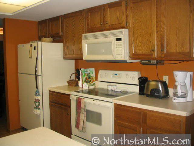 1908 Lakeview Court Southwest, Unit D2 Rochester, MN 55902 - Photo 3 of 10