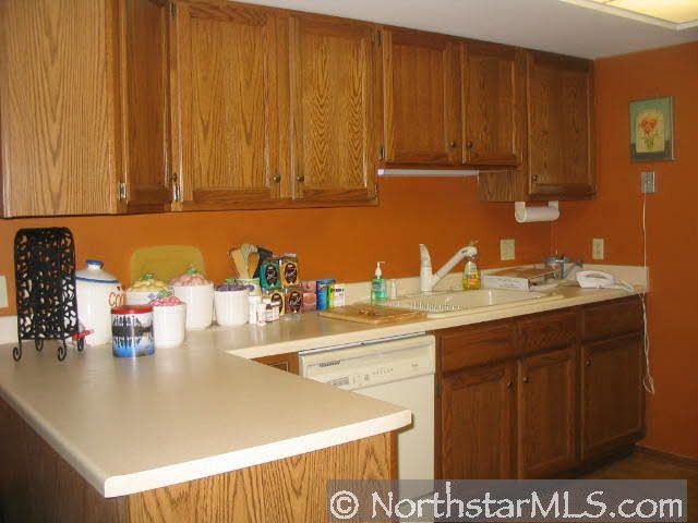 1908 Lakeview Court Southwest, Unit D2 Rochester, MN 55902 - Photo 4 of 10