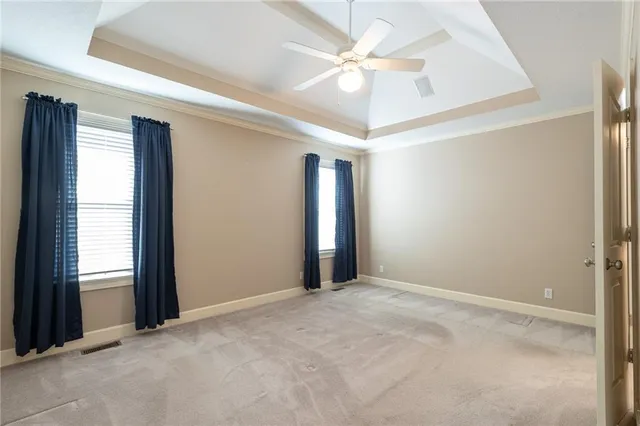 $425,000 | 913 Southwest Lauren Court, Lee's Summit, MO 64081