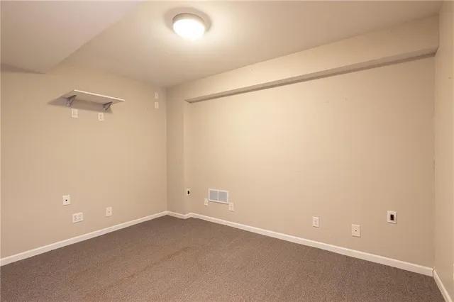 $425,000 | 913 Southwest Lauren Court, Lee's Summit, MO 64081