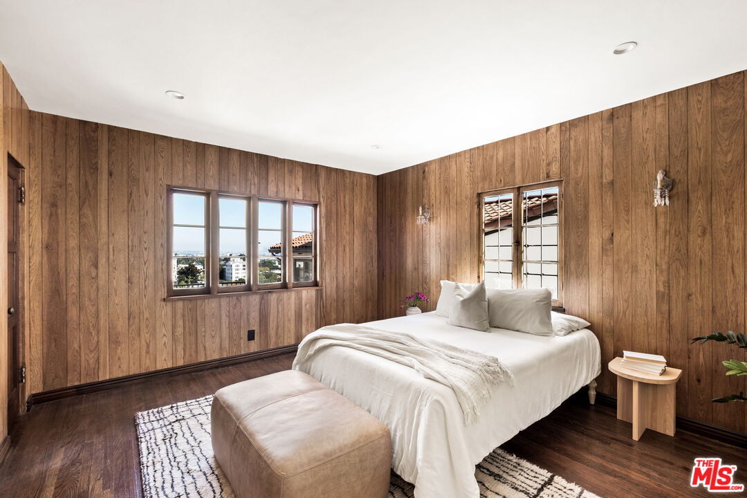 8247 Roxbury Road Los Angeles, CA 90069 - Photo 25 of 37