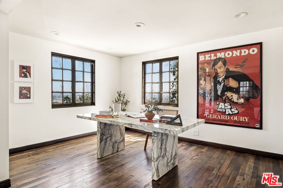 8247 Roxbury Road Los Angeles, CA 90069 - Photo 30 of 37
