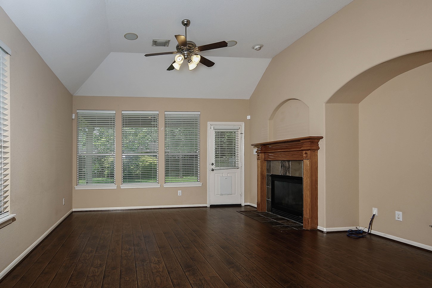 19 Patina Pines Place Spring, TX 77381 - Photo 9 of 27