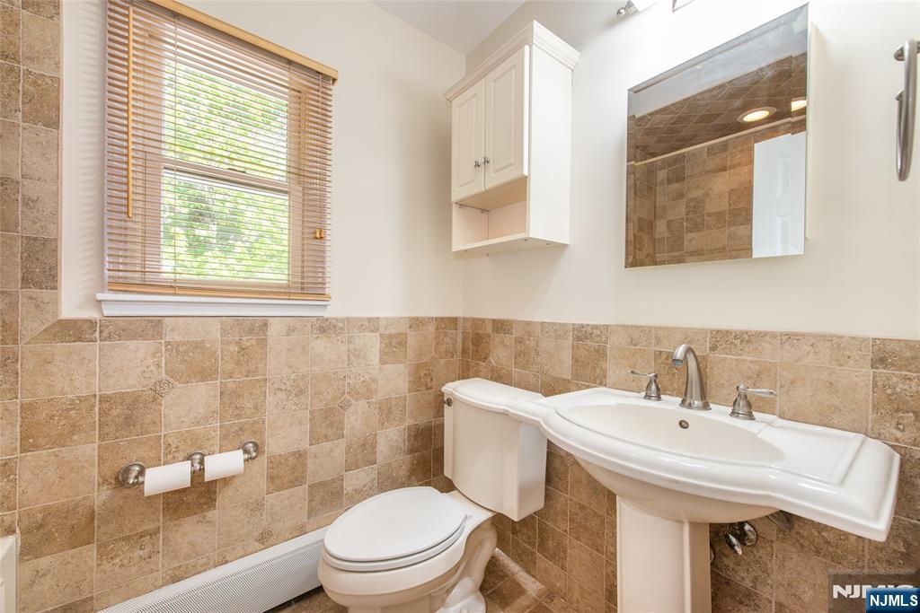 8 Pershing Street Emerson, NJ 07630 - Photo 15 of 25