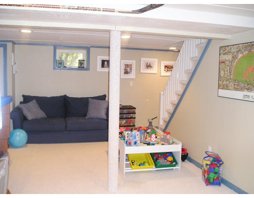 2 Sheridan Road Bedford, MA 01730 - Photo 6 of 6 Gallery Image 6