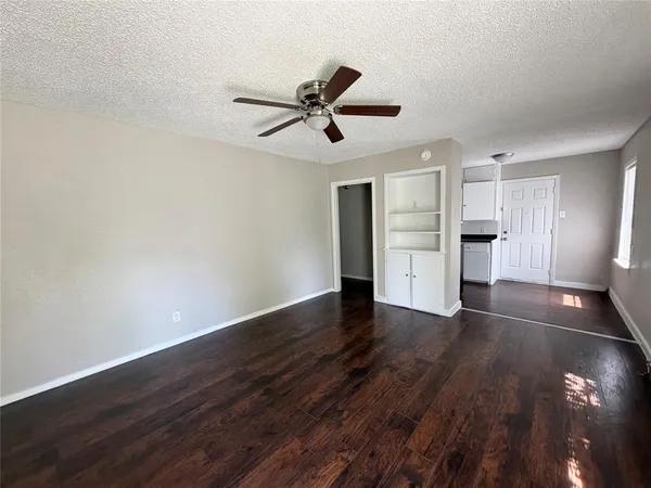 $1,000 | 6401 Hollis Avenue, Dallas, TX 75227
