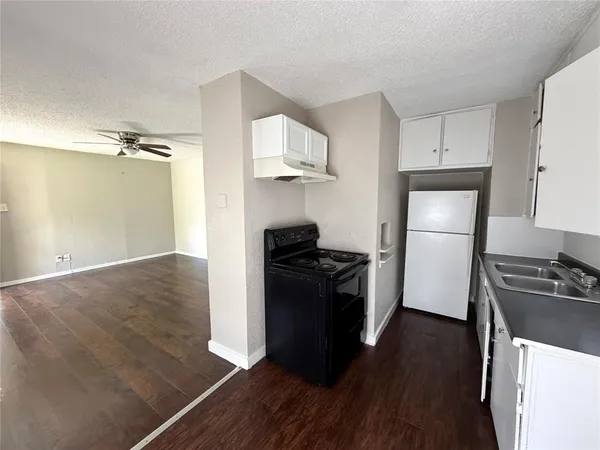 $1,000 | 6401 Hollis Avenue, Dallas, TX 75227