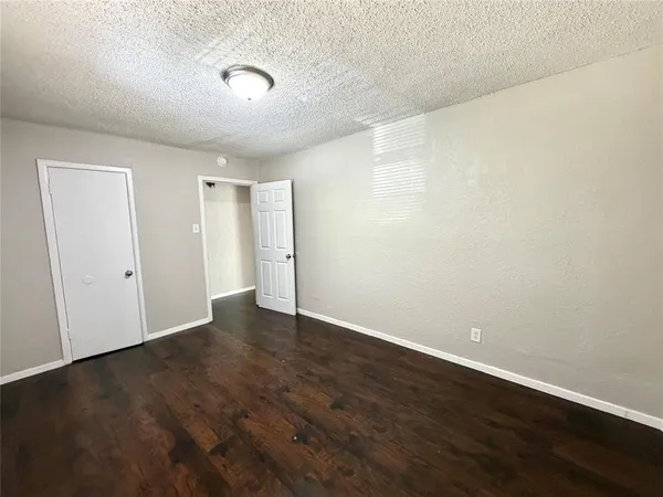 $1,000 | 6401 Hollis Avenue, Dallas, TX 75227