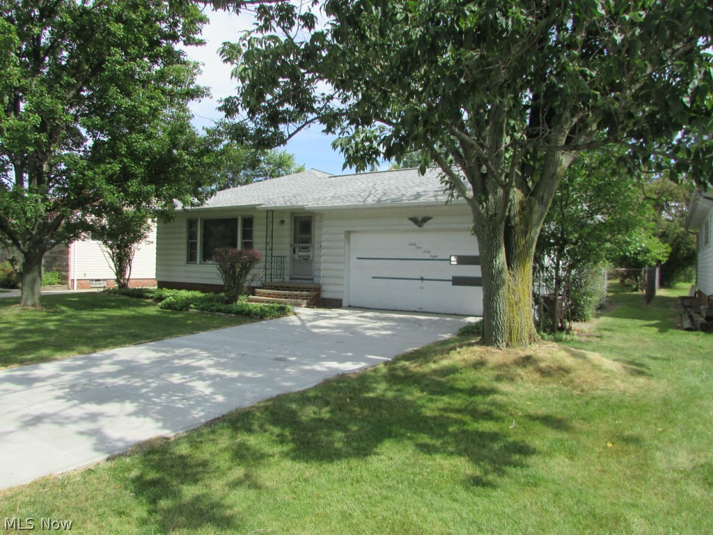6168 Westerham Road Cleveland, OH 44124 - Photo 2 of 21