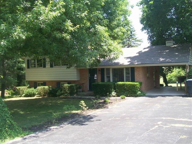 1938 Hope Road Southwest Roanoke, VA 24018 - Photo 10 of 23 100_1843