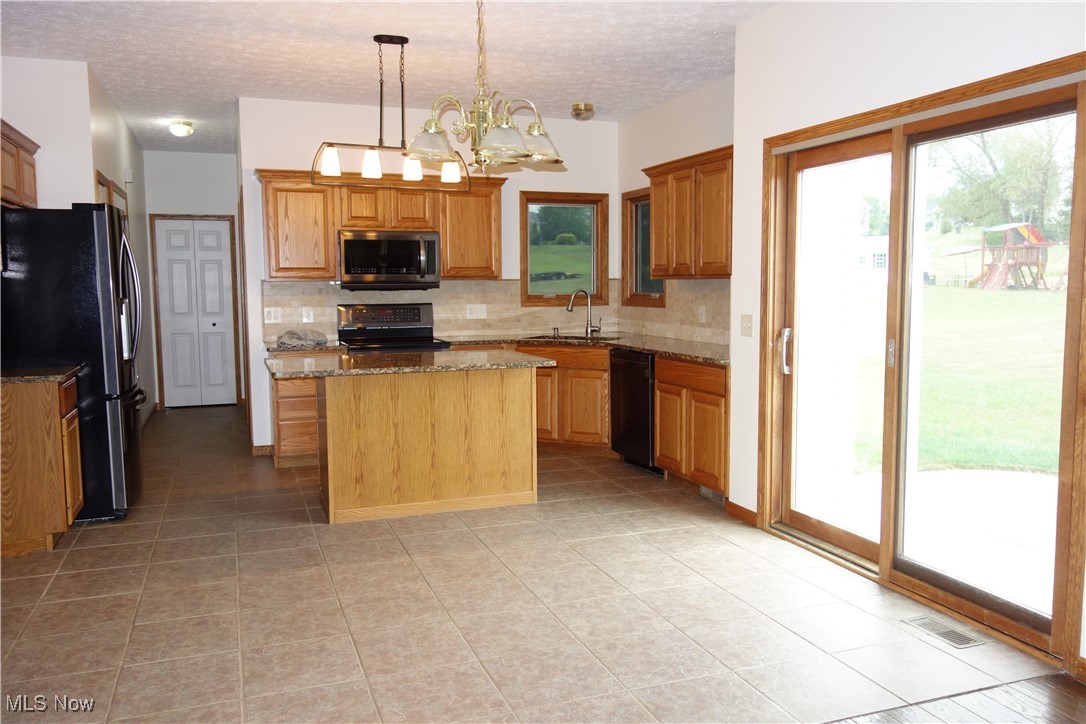 4891 Edson Road Kent, OH 44240 - Photo 12 of 48 Jumbo Kitchen, eating area & Family Room
