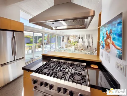 $1,175,000 | 2835 East Plaimor Avenue, Palm Springs, CA 92262