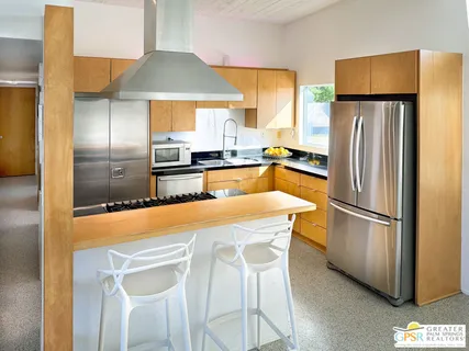 $1,175,000 | 2835 East Plaimor Avenue, Palm Springs, CA 92262