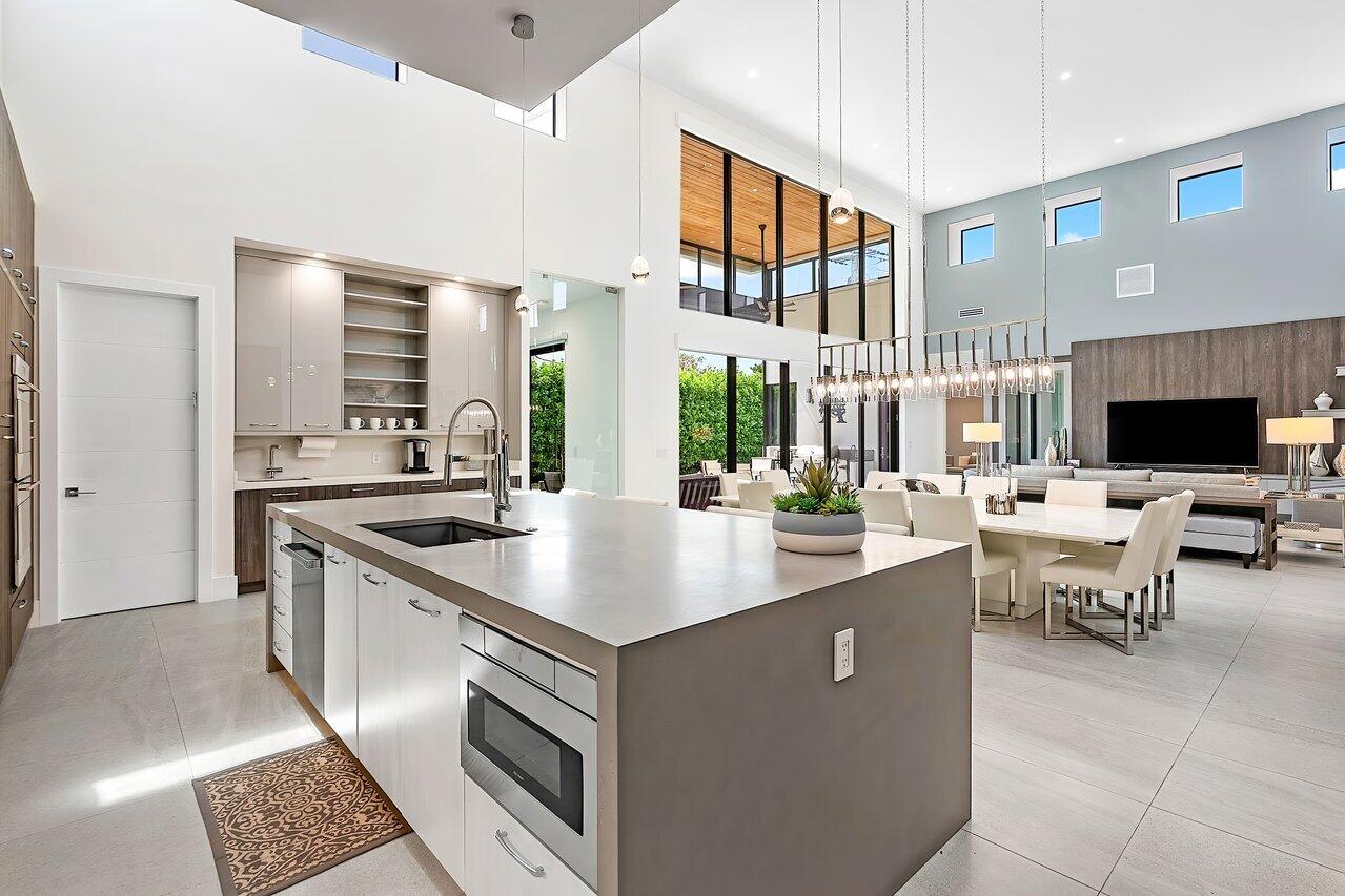 200 Northeast 7th Street Boca Raton, FL 33432 - Photo 11 of 51 011-200Northeast7thStreet-BocaRaton-FL-3