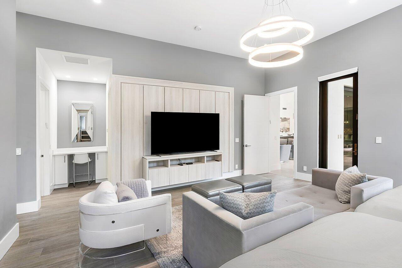 200 Northeast 7th Street Boca Raton, FL 33432 - Photo 20 of 51 019-200Northeast7thStreet-BocaRaton-FL-3