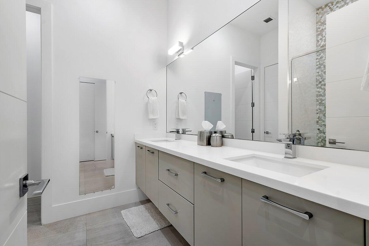 200 Northeast 7th Street Boca Raton, FL 33432 - Photo 35 of 51 035-200Northeast7thStreet-BocaRaton-FL-3