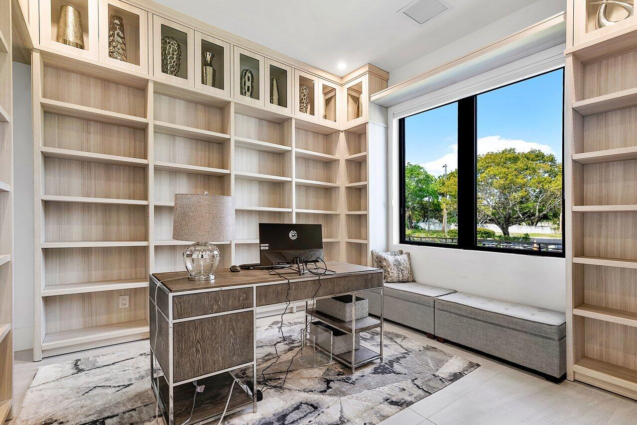 200 Northeast 7th Street Boca Raton, FL 33432 - Photo 37 of 51 037-200Northeast7thStreet-BocaRaton-FL-3