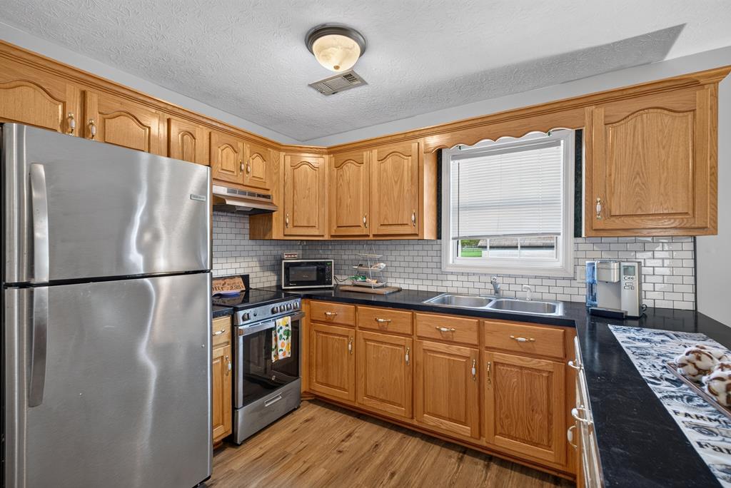 494 Sand Pit Road Mauk, GA 31058 - Photo 5 of 43 new appliances in kitchen