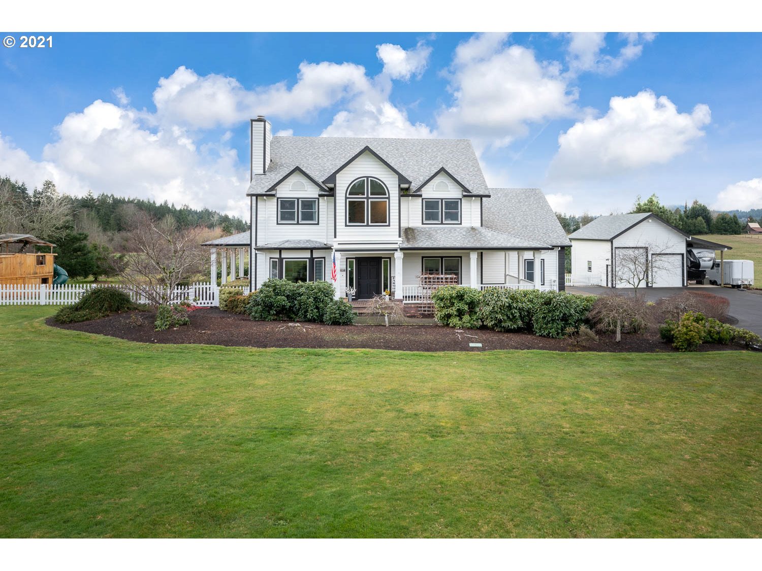 12945 Southeast Winston Road Damascus, OR 97089 - Photo 1 of 32