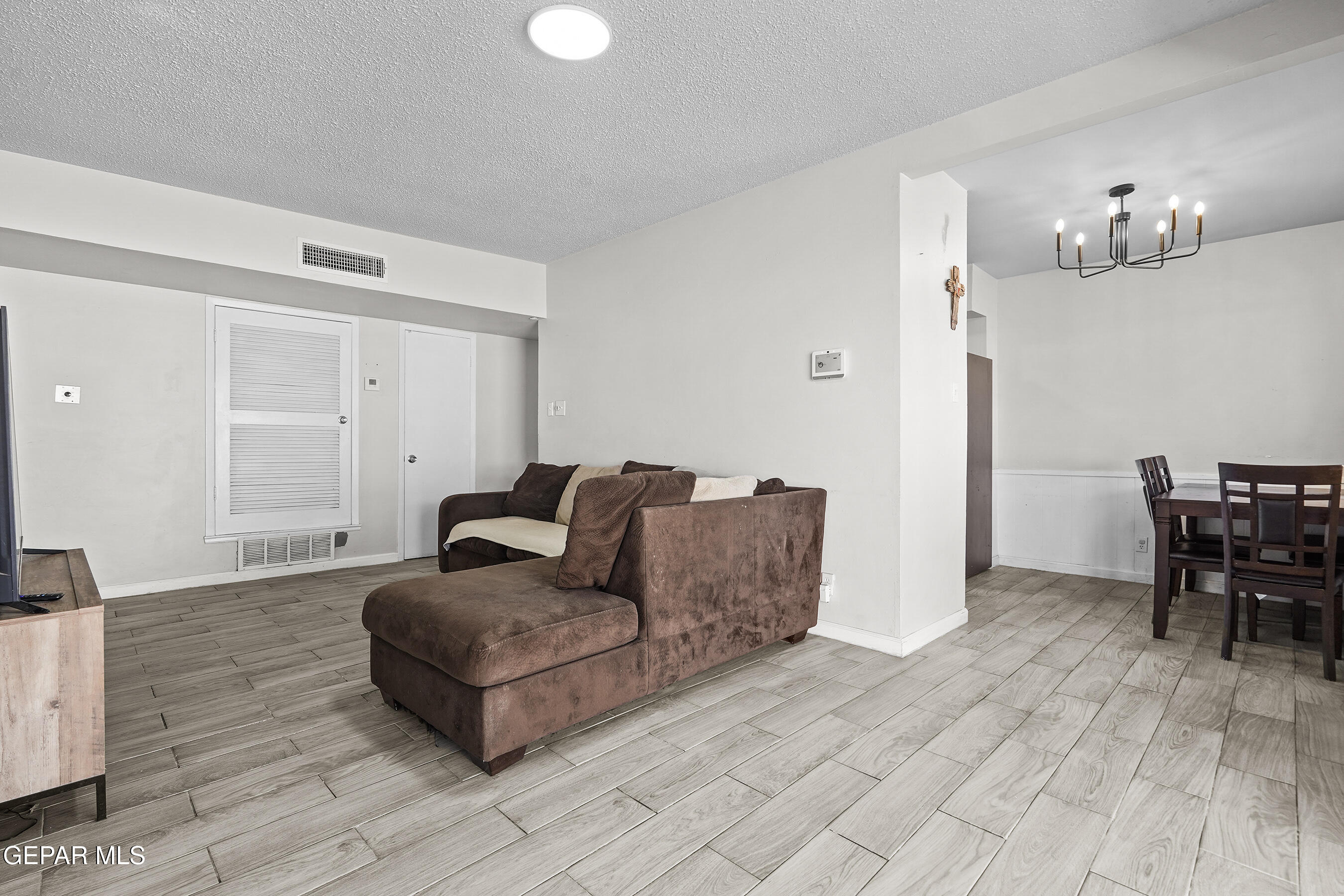 729 Fall River Road El Paso, TX 79907 - Photo 8 of 23 DSC03416