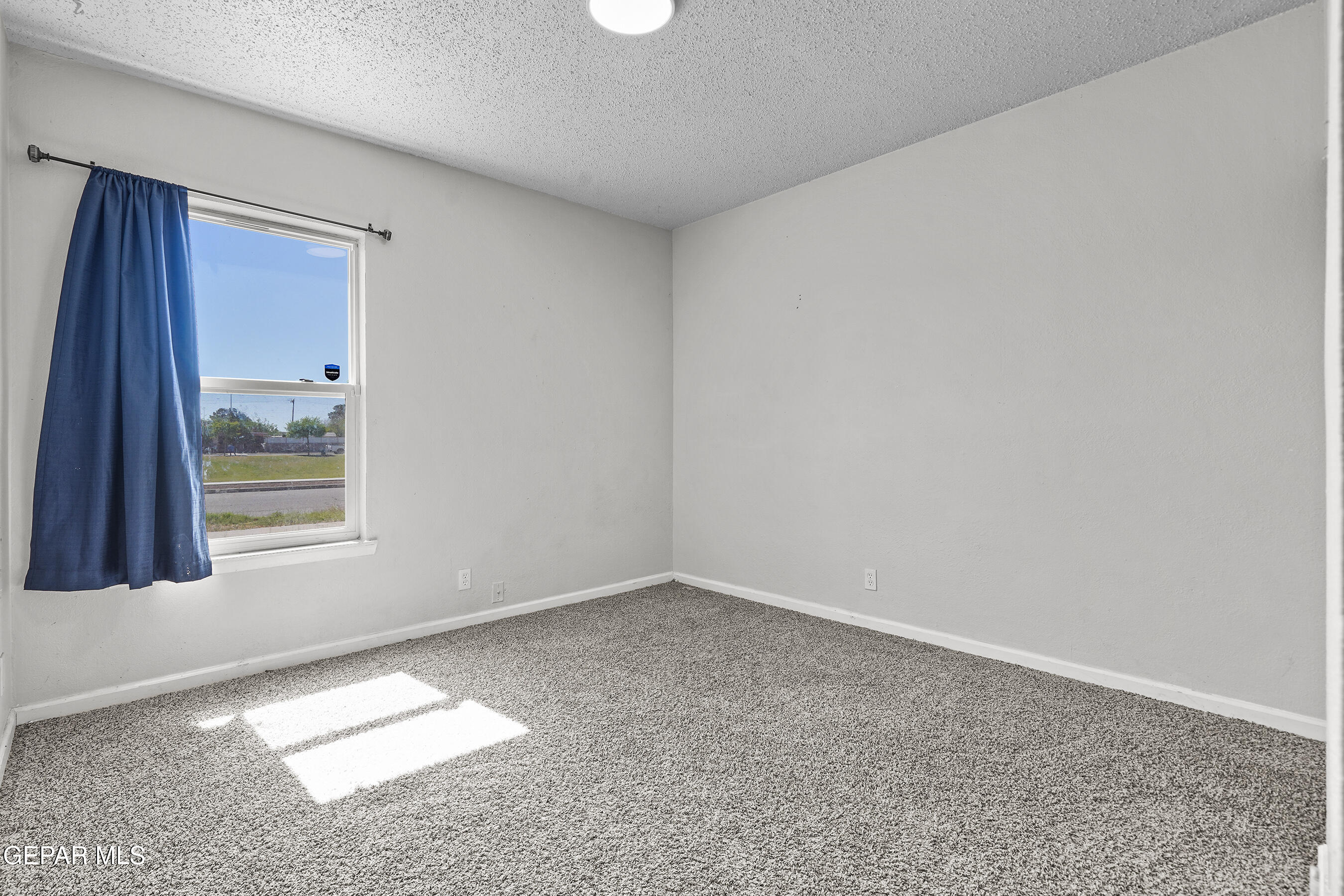 729 Fall River Road El Paso, TX 79907 - Photo 9 of 23 DSC03302