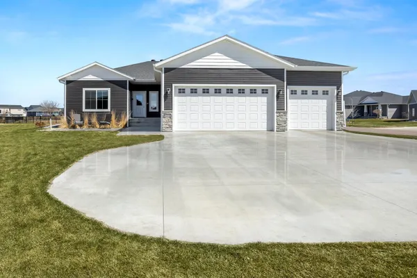 $615,000 | 2089 67th Avenue South, Fargo, ND 58104