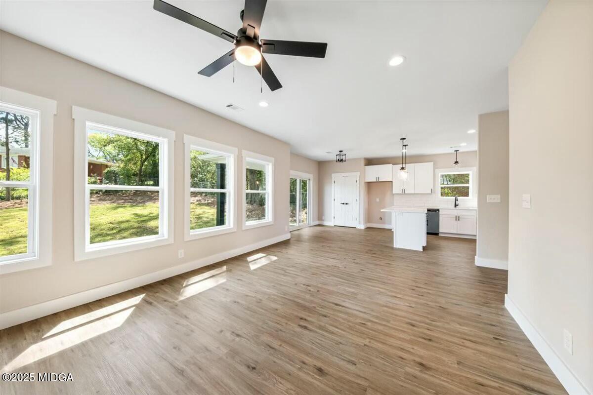 635 Wimbish Road Macon, GA 31210 - Photo 30 of 55 Living Room/Kitchen